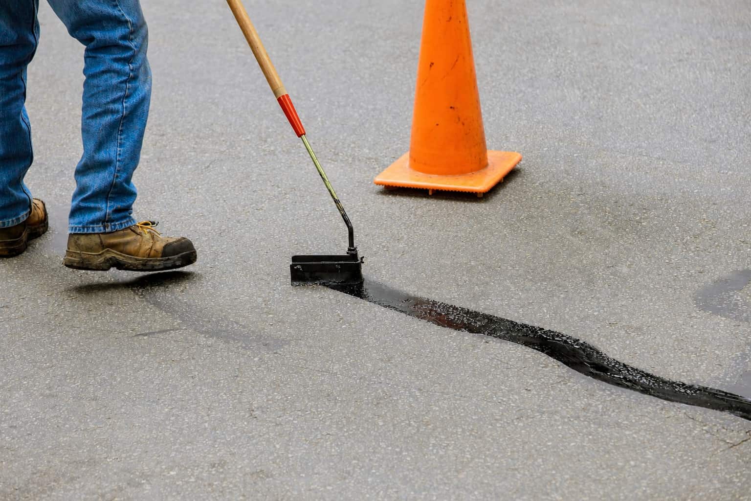 Sealed asphalt driveway free of cracks
